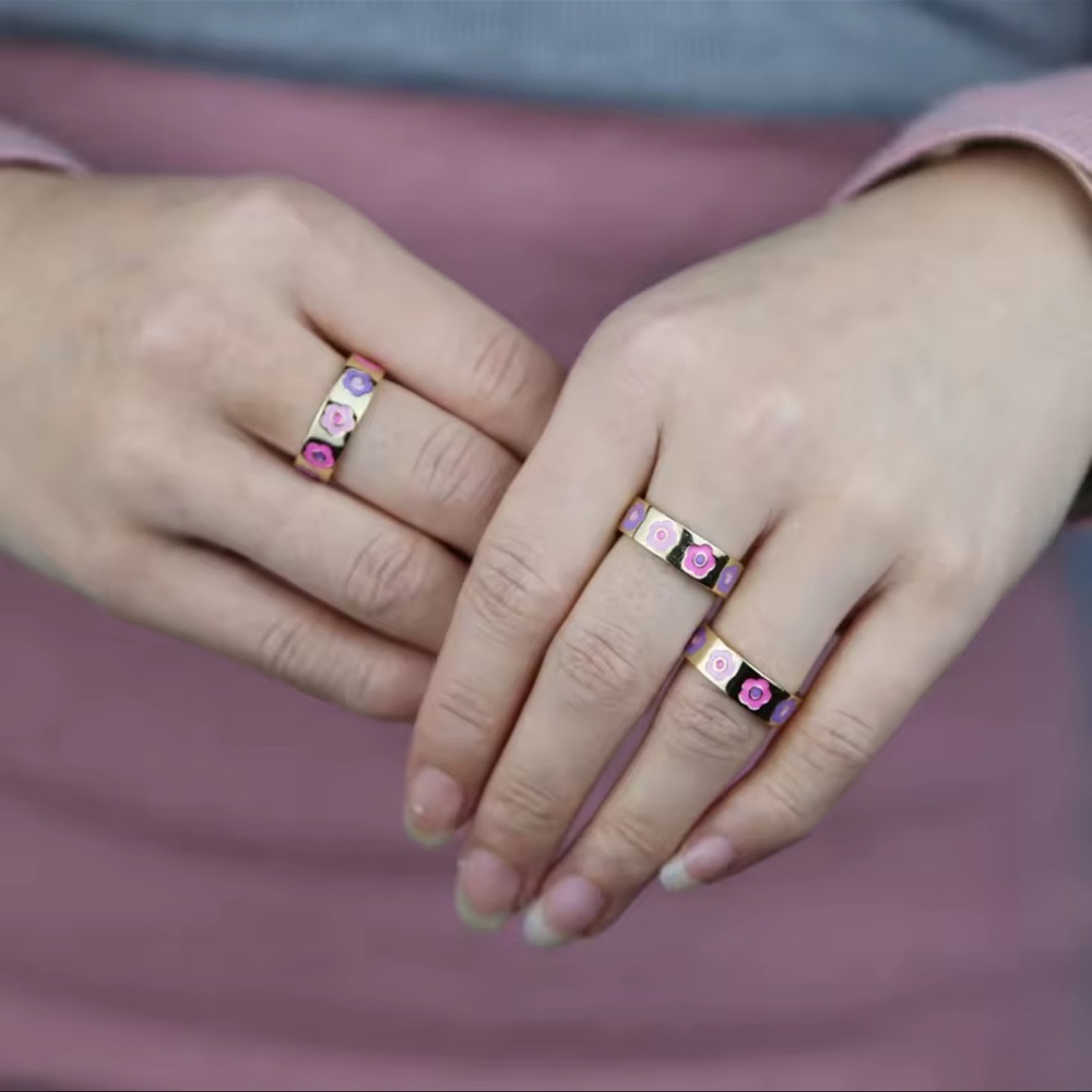 Flower Power Floral Spring Gold Plated Ring with Pink and Purple Flowers Size 8 - Picture 2 of 6